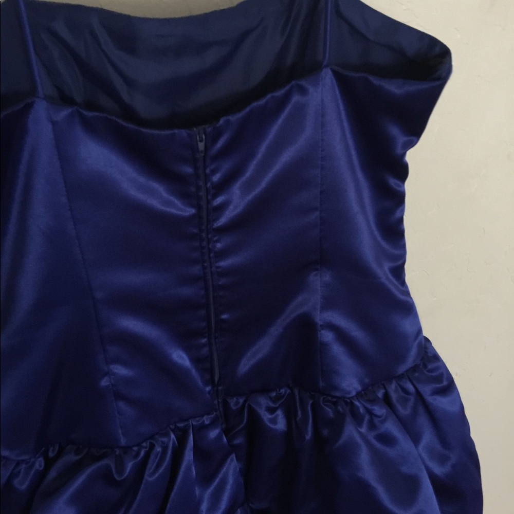 Dress - Picture 2 of 3